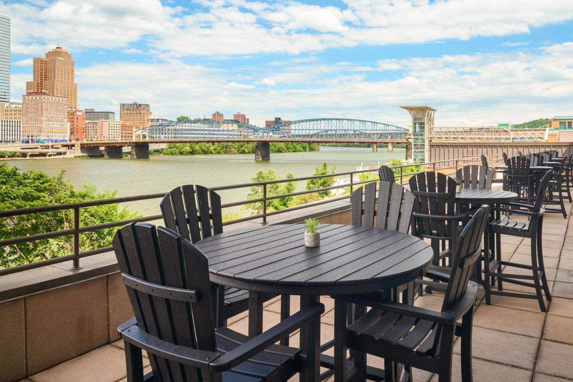 Sheraton Pittsburgh Hotel At Station Square Exterior foto